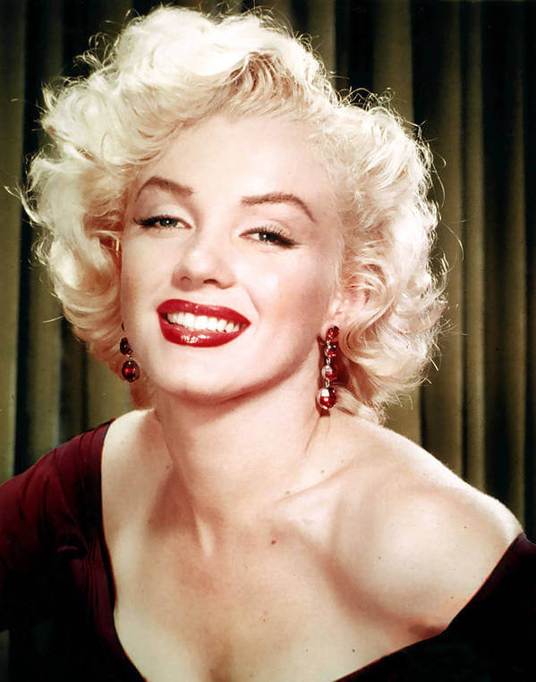 Marilyn Monroe | Astrology & Tarot Readings | ZodiacSecretsInTarot.com